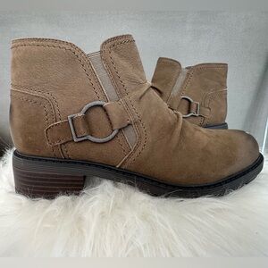 Clarks Hearth Faye Leather/Suede Ankle Boots Tan Size 7.5